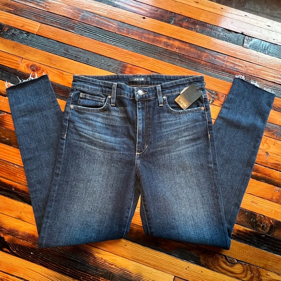 Joe’s High Rise Skinny Ankle - Picture 1 of 7